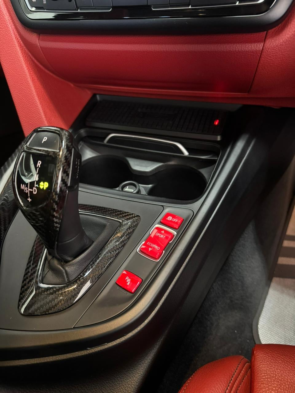BMW F3X/F8X wireless charger retro-fit